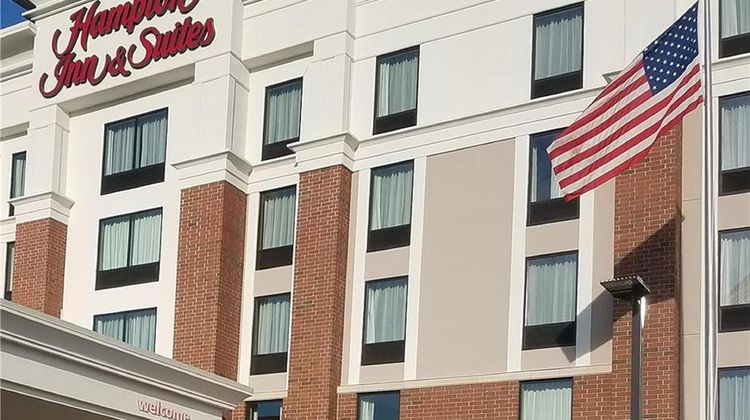 Hampton Inn & Suites Stewart Arpt Exterior