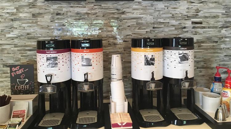 Hampton Inn & Suites Stewart Arpt Restaurant