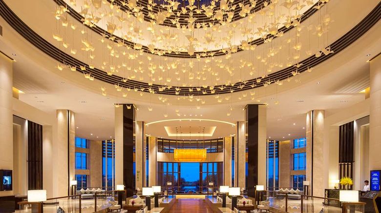 <b>Thousand Cranes Sanya Yazhou Bay Intl Exchg Lobby</b>. Images powered by <a href="https://iceportal.shijigroup.com/" title="IcePortal" target="_blank">IcePortal</a>.