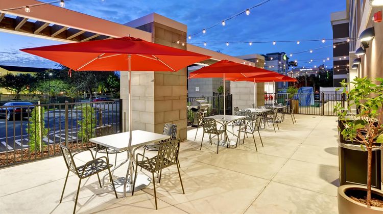 Home2 Suites by Hilton Tampa USF Exterior