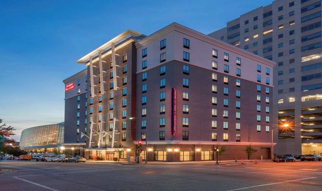 Hampton Inn & Suites Tulsa Downtown Exterior
