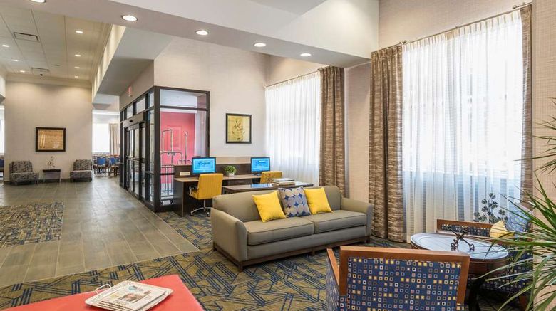 <b>Hampton Inn & Suites Tulsa Downtown Lobby</b>. Images powered by <a href="https://iceportal.shijigroup.com/" title="IcePortal" target="_blank">IcePortal</a>.