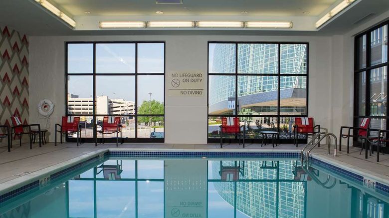 <b>Hampton Inn & Suites Tulsa Downtown Pool</b>. Images powered by <a href="https://iceportal.shijigroup.com/" title="IcePortal" target="_blank">IcePortal</a>.