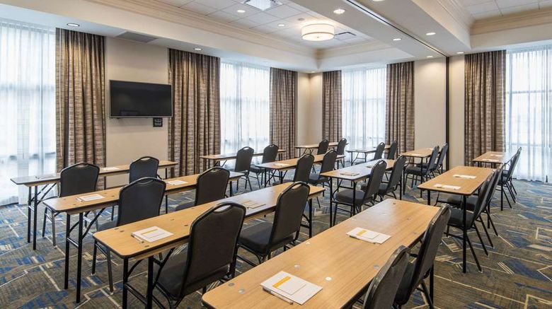 <b>Hampton Inn & Suites Tulsa Downtown Meeting</b>. Images powered by <a href="https://iceportal.shijigroup.com/" title="IcePortal" target="_blank">IcePortal</a>.