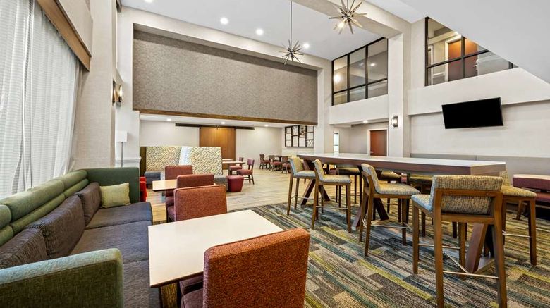 <b>Hampton Inn & Suites Wilson I-95 Lobby</b>. Images powered by <a href="https://iceportal.shijigroup.com/" title="IcePortal" target="_blank">IcePortal</a>.