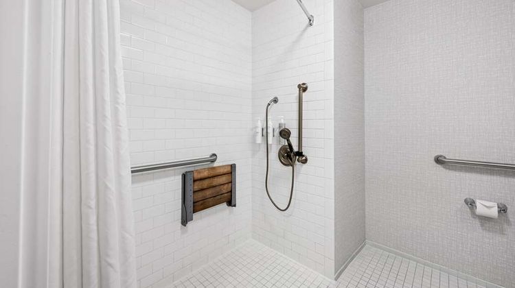 Hampton Inn & Suites Wilson I-95 Room