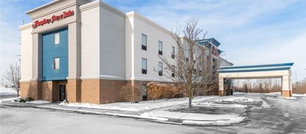 Hampton Inn & Suites New Castle Exterior