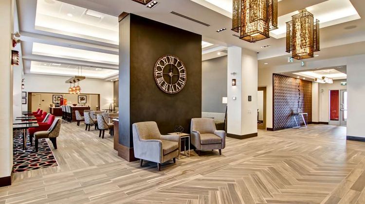 Hampton Inn & Suites Grande Prairie Lobby