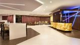 DoubleTree by Hilton Toronto Arpt West Lobby