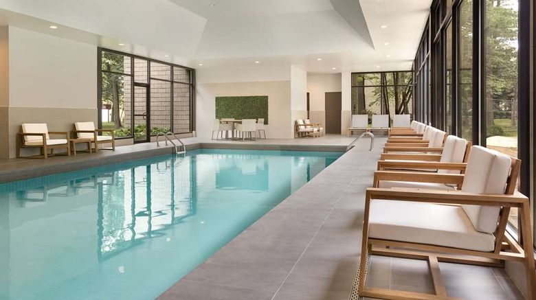 <b>DoubleTree by Hilton Toronto Arpt West Pool</b>. Images powered by <a href="https://iceportal.shijigroup.com/" title="IcePortal" target="_blank">IcePortal</a>.