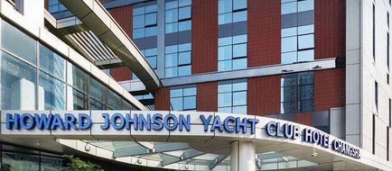 Howard Johnson Yacht Club Hotel Exterior