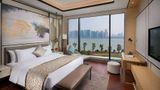 Howard Johnson Yacht Club Hotel Suite