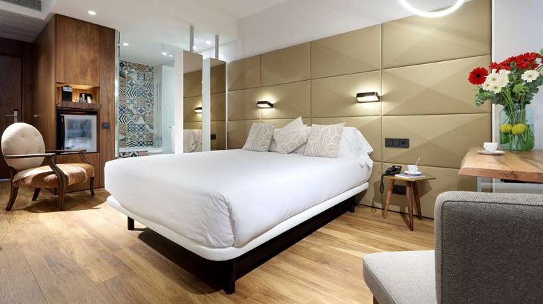 <b>Hotel SB Glow Room</b>. Images powered by <a href="https://iceportal.shijigroup.com/" title="IcePortal" target="_blank">IcePortal</a>.