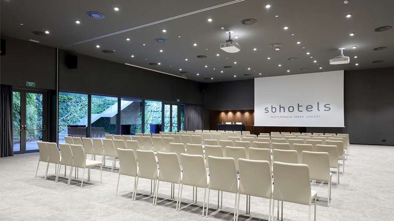 <b>Hotel SB Glow Ballroom</b>. Images powered by <a href="https://iceportal.shijigroup.com/" title="IcePortal" target="_blank">IcePortal</a>.