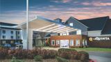 <b>La Quinta Inn & Suites Chattanooga Exterior</b>. Images powered by <a href="https://iceportal.shijigroup.com/" title="IcePortal" target="_blank">IcePortal</a>.