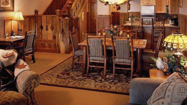 <b>The Whiteface Lodge Resort & Spa Suite</b>. Images powered by <a href="https://iceportal.shijigroup.com/" title="IcePortal" target="_blank">IcePortal</a>.