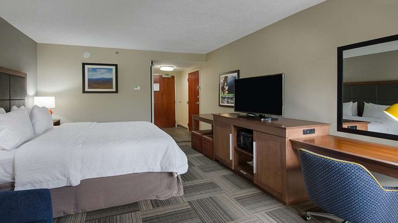 <b>Hampton Inn Covington Room</b>. Images powered by <a href="https://iceportal.shijigroup.com/" title="IcePortal" target="_blank">IcePortal</a>.