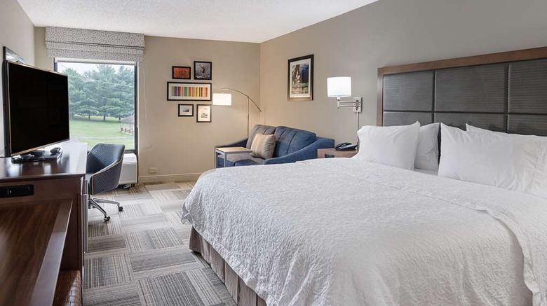 <b>Hampton Inn Covington Room</b>. Images powered by <a href="https://iceportal.shijigroup.com/" title="IcePortal" target="_blank">IcePortal</a>.