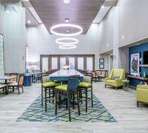 Hampton Inn & Suites Glenarden Lobby