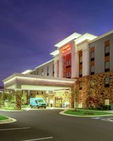 Hampton Inn & Suites Glenarden