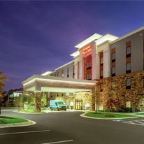 Hampton Inn & Suites Glenarden