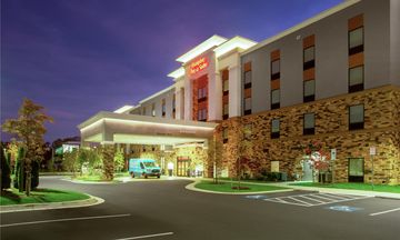 Hampton Inn & Suites Glenarden