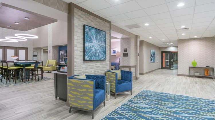 Hampton Inn & Suites Glenarden Lobby