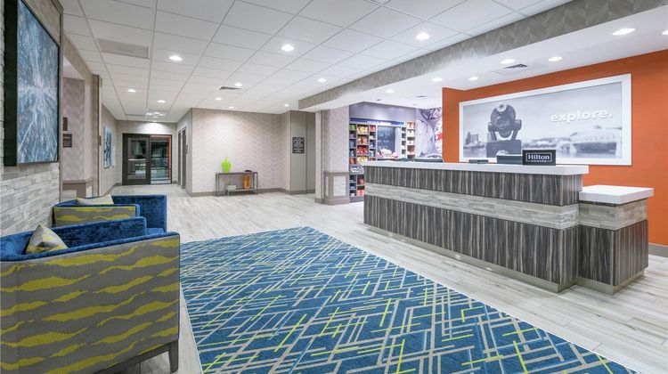Hampton Inn & Suites Glenarden Lobby
