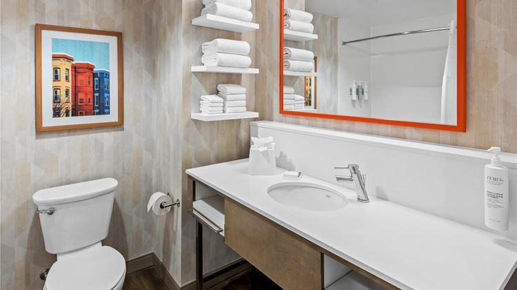 Hampton Inn & Suites Glenarden Room