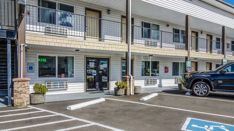 GuestHouse Inn & Suites Montesano Exterior