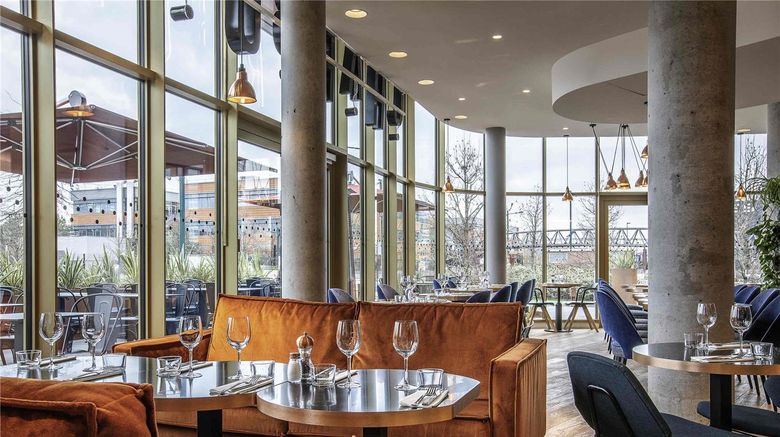 <b>Mercure Paris Gennevilliers Restaurant</b>. Images powered by <a href="https://iceportal.shijigroup.com/" title="IcePortal" target="_blank">IcePortal</a>.