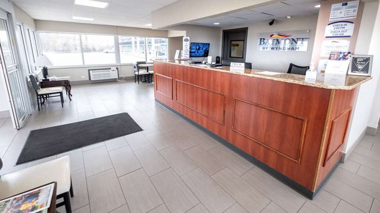 Baymont Inn & Suites Effingham Lobby