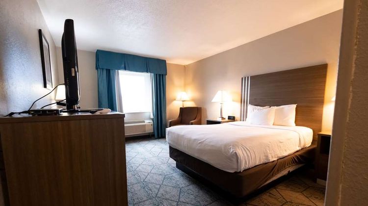 Baymont Inn & Suites Effingham Room