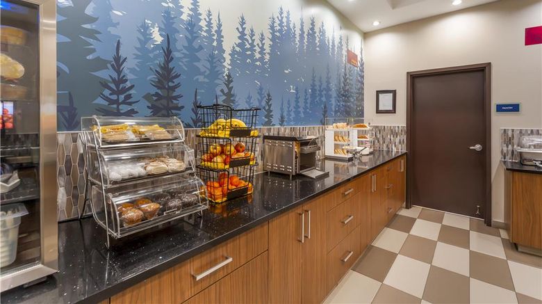 <b>Best Western Plus Hinton Inn & Suites Restaurant</b>. Images powered by <a href="https://iceportal.shijigroup.com/" title="IcePortal" target="_blank">IcePortal</a>.