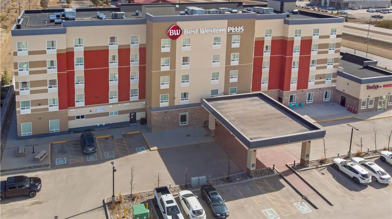 <b>Best Western Plus Hinton Inn & Suites Exterior</b>. Images powered by <a href="https://iceportal.shijigroup.com/" title="IcePortal" target="_blank">IcePortal</a>.