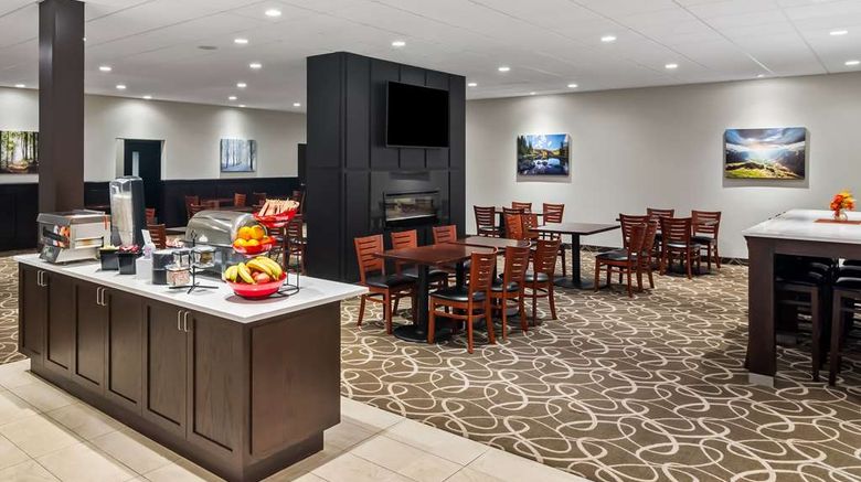 <b>Best Western Plus Pitt Meadows Inn & Sts Restaurant</b>. Images powered by <a href="https://iceportal.shijigroup.com/" title="IcePortal" target="_blank">IcePortal</a>.