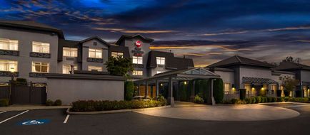 Best Western Plus Pitt Meadows Inn & Sts Exterior