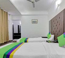 Hotel Exotica Noida Exterior