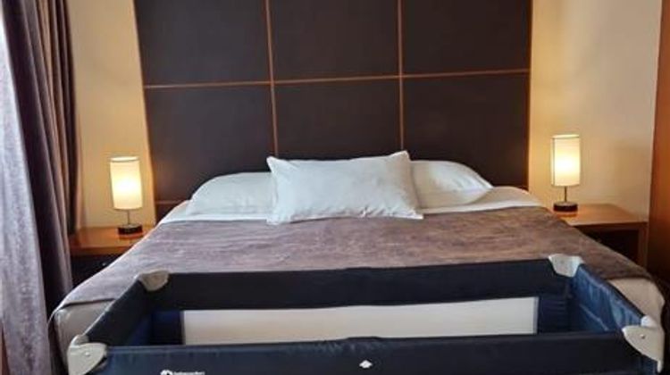 Goldstar Resort & Suites Room