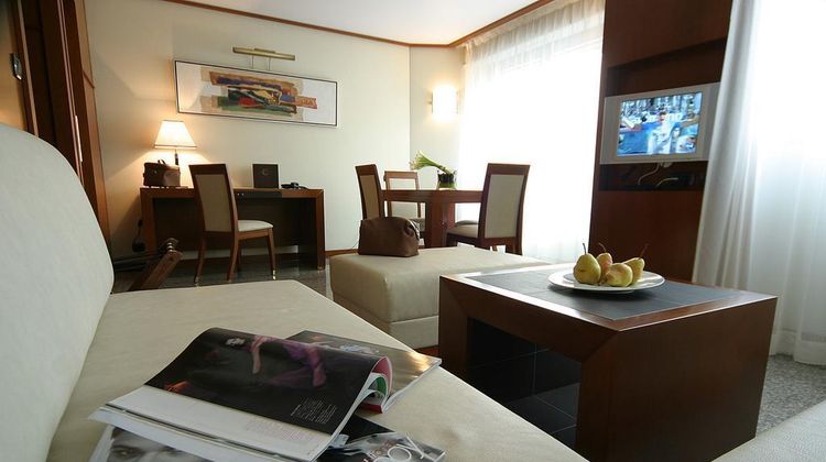 Goldstar Resort & Suites Room