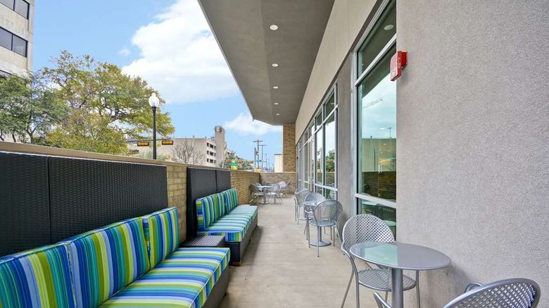 <b>Home2 Suites by Hilton Dallas Downtown Exterior</b>. Images powered by <a href="https://iceportal.shijigroup.com/" title="IcePortal" target="_blank">IcePortal</a>.