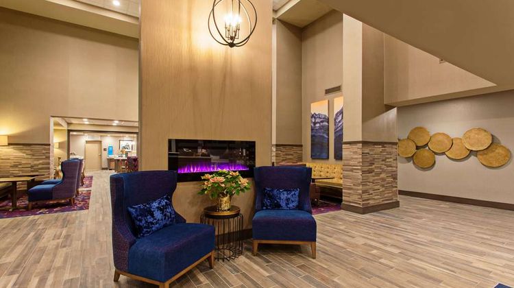Hampton Inn & Suites Leavenworth Lobby