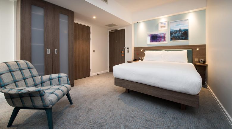 <b>Hampton by Hilton Edinburgh West Room</b>. Images powered by <a href="https://iceportal.shijigroup.com/" title="IcePortal" target="_blank">IcePortal</a>.