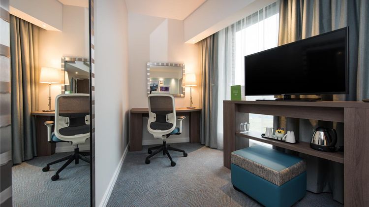 Hampton by Hilton Edinburgh West Room