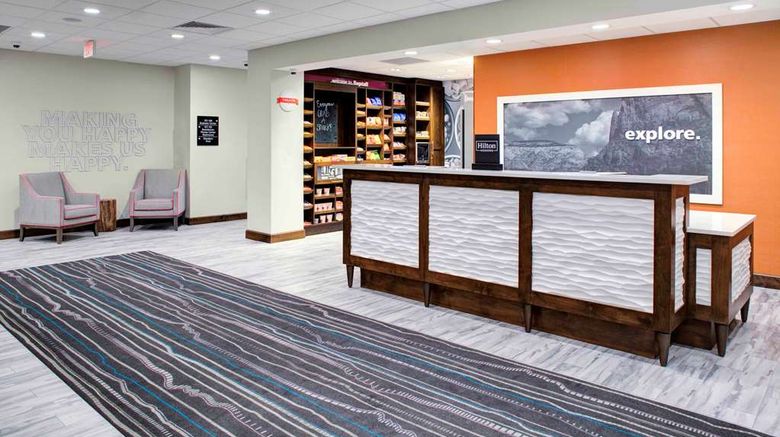 <b>Hampton Inn & Suites Flagstaff East Lobby</b>. Images powered by <a href="https://iceportal.shijigroup.com/" title="IcePortal" target="_blank">IcePortal</a>.