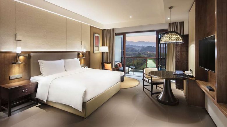 <b>Hilton Huizhou Longmen Resort Room</b>. Images powered by <a href="https://iceportal.shijigroup.com/" title="IcePortal" target="_blank">IcePortal</a>.