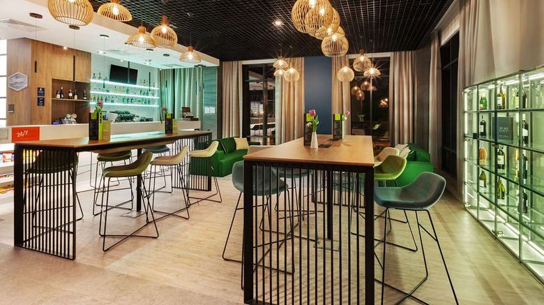 <b>Hampton by Hilton Lublin Restaurant</b>. Images powered by <a href="https://iceportal.shijigroup.com/" title="IcePortal" target="_blank">IcePortal</a>.