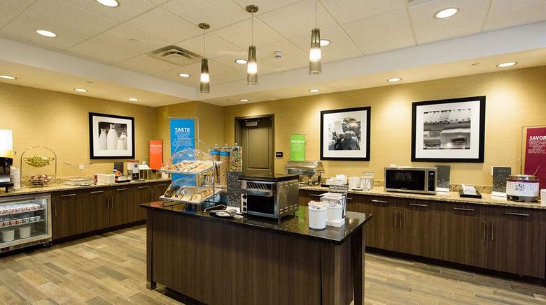 <b>Hampton Inn Superior/Duluth, WI Restaurant</b>. Images powered by <a href="https://iceportal.shijigroup.com/" title="IcePortal" target="_blank">IcePortal</a>.