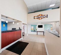 Best Western Airport Inn Lobby