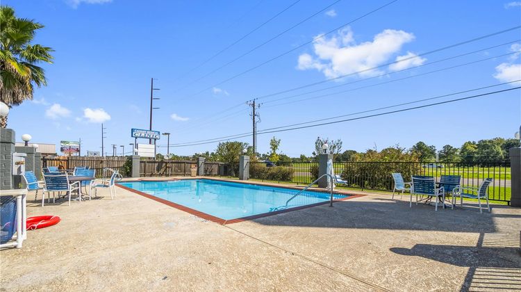Americas Best Value Inn/Suites Pool
